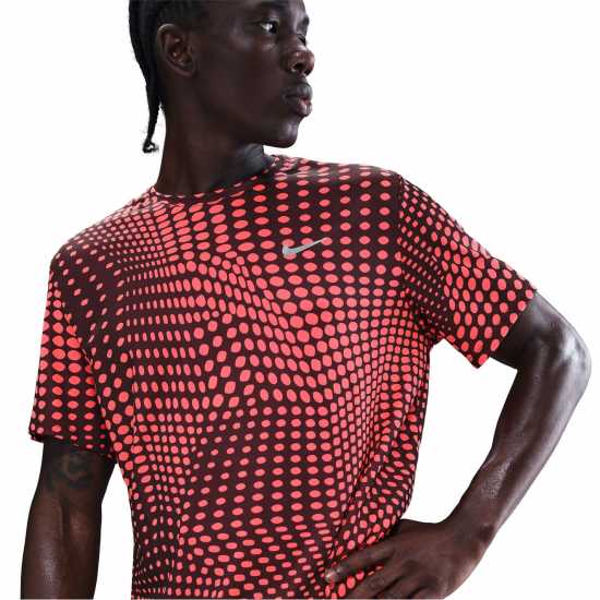 Мъжки дрехи за бягане Nike Breathe Miler Sn53 Burgundy Silver Nike Breathe Miler Sn53 Burgundy Silver Мъжки дрехи за бягане