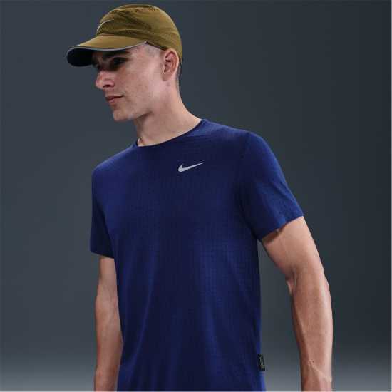 Мъжки дрехи за бягане Nike Breathe Miler Sn53 Blu Void/Rf Slv Nike Breathe Miler Sn53 Blu Void/Rf Slv Мъжки дрехи за бягане