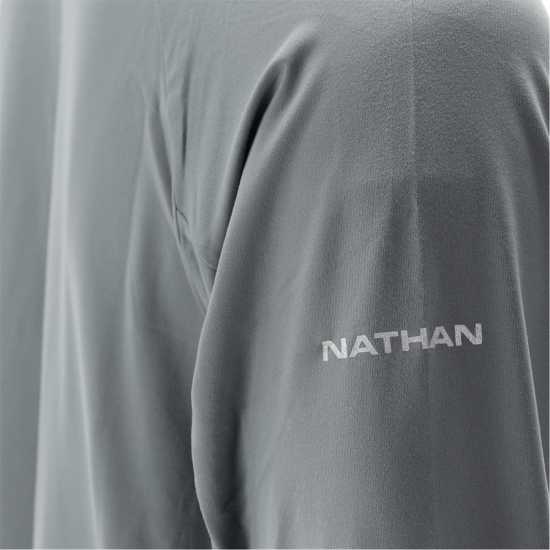 Мъжки дрехи за бягане Nathan Tempo Quarter Zip Sn99 Monument Grey Nathan Tempo Quarter Zip Sn99 Monument Grey Мъжки дрехи за бягане