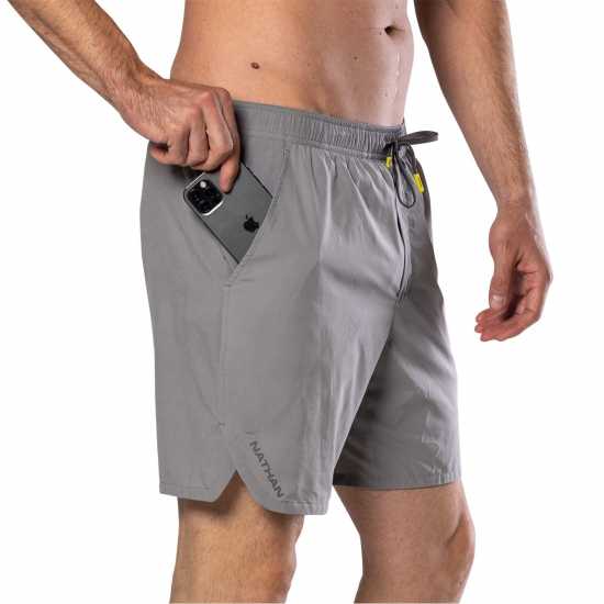 Nathan Ess Shrts 7In Sn99 Monument Grey Мъжки дрехи за бягане
