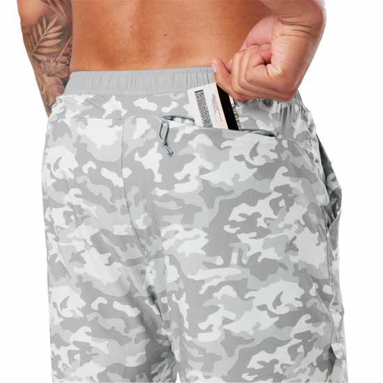 Мъжки дрехи за бягане Nathan Ess Short 7In Sn99 Grey Camo Nathan Ess Short 7In Sn99 Grey Camo Мъжки дрехи за бягане