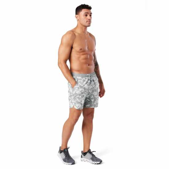 Мъжки дрехи за бягане Nathan Ess Short 7In Sn99 Grey Camo Nathan Ess Short 7In Sn99 Grey Camo Мъжки дрехи за бягане