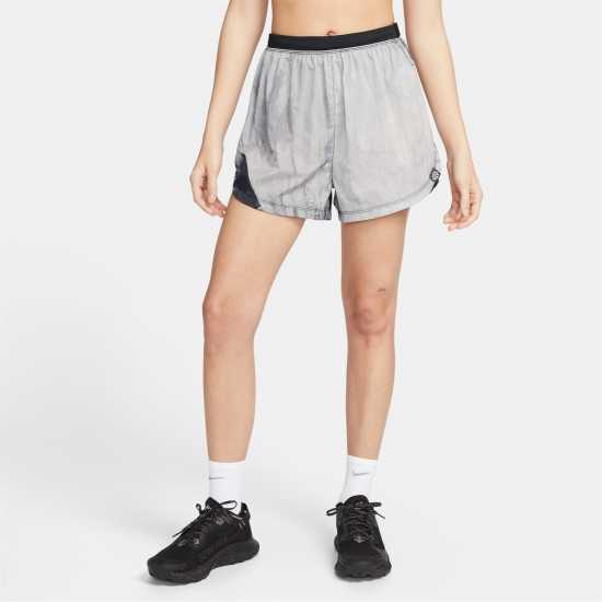 Nike Trail Dri-FIT Women's Shorts Black Print Дамски клинове за фитнес