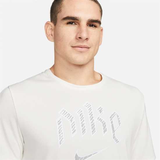 Nike Dri-FIT Run Division Miler Men's Short-Sleeve Running Top Phantom Мъжко облекло за едри хора