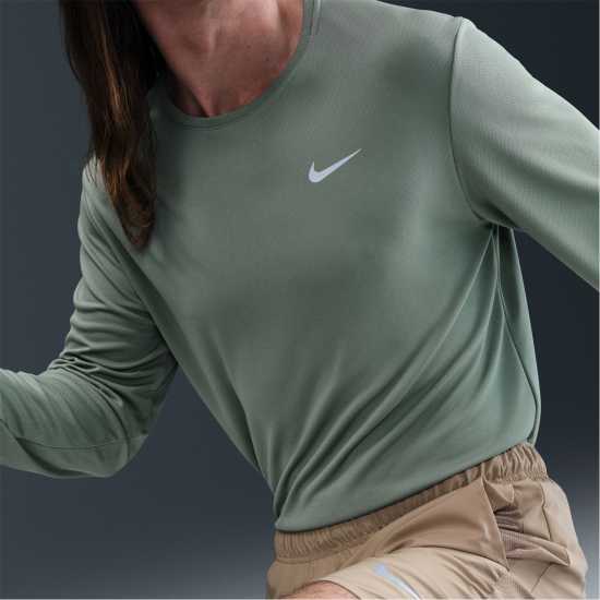 Мъжки дрехи за бягане Nike Miler Men's Dri-Fit Uv Long-Sleeve Running Top Nike Miler Men's Dri-Fit Uv Long-Sleeve Running Top Мъжки дрехи за бягане