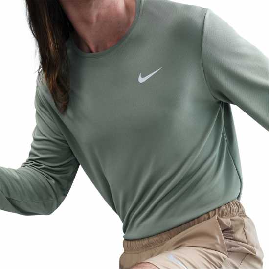 Мъжки дрехи за бягане Nike Miler Men's Dri-Fit Uv Long-Sleeve Running Top Nike Miler Men's Dri-Fit Uv Long-Sleeve Running Top Мъжки дрехи за бягане