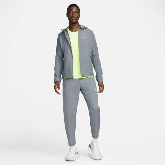 Nike Miler Men's Repel Running Jacket Димно сиво Мъжки якета и палта