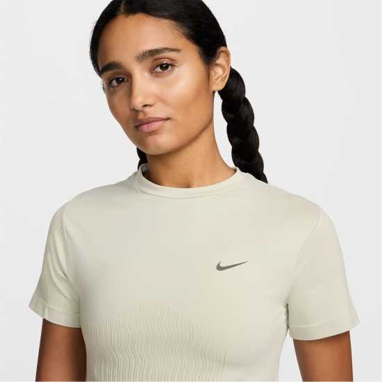 Nike Running Division Women's Dri-FIT ADV Short-Sleeve Running Top Почти зелено Дамски дрехи за бягане