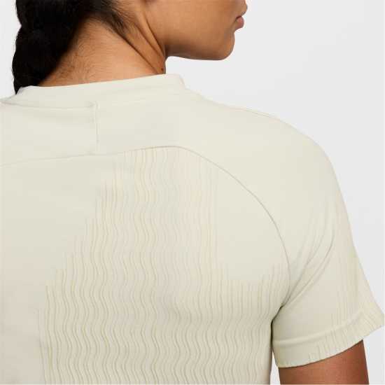 Nike Running Division Women's Dri-FIT ADV Short-Sleeve Running Top Почти зелено Дамски дрехи за бягане