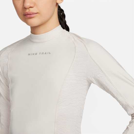 Nike Trail Women's Dri-FIT Long-Sleeve Running Top Светло Оревуд Nike Trail Women's Dri-FIT Long-Sleeve Running Top Светло Оревуд