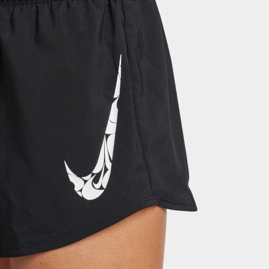 Дамски клинове за фитнес Nike One Swoosh Women's Dri-FIT Running Mid-Rise Brief-Lined Shorts Nike One Swoosh Women's Dri-FIT Running Mid-Rise Brief-Lined Shorts Дамски клинове за фитнес