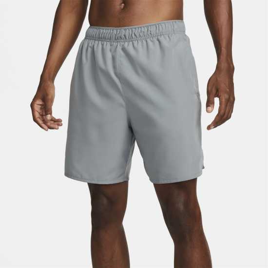 Мъжки дрехи за бягане Nike Мъжки Шорти 7In Challenge Shorts Mens Димно сиво Nike Мъжки Шорти 7In Challenge Shorts Mens Димно сиво Мъжки дрехи за бягане