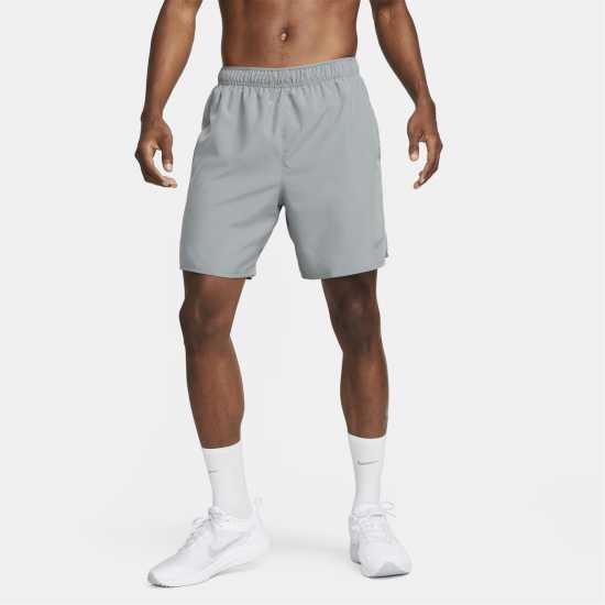 Мъжки дрехи за бягане Nike Мъжки Шорти 7In Challenge Shorts Mens Димно сиво Nike Мъжки Шорти 7In Challenge Shorts Mens Димно сиво Мъжки дрехи за бягане