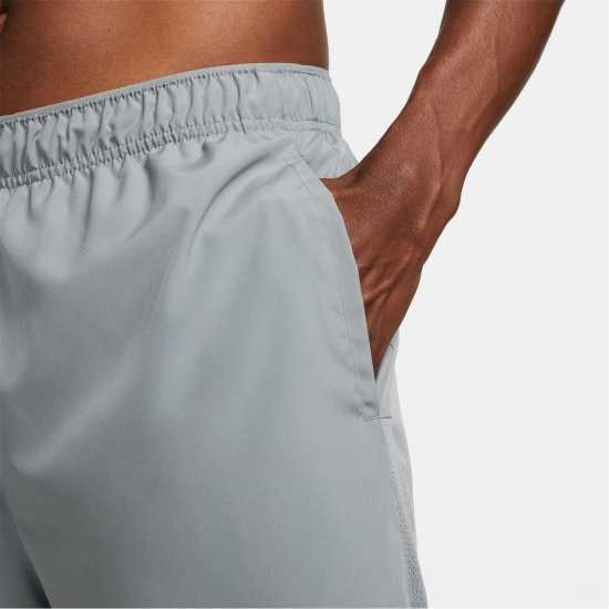 Мъжки дрехи за бягане Nike Мъжки Шорти 7In Challenge Shorts Mens Димно сиво Nike Мъжки Шорти 7In Challenge Shorts Mens Димно сиво Мъжки дрехи за бягане
