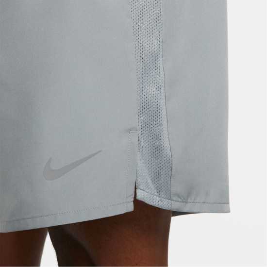 Мъжки дрехи за бягане Nike Мъжки Шорти 7In Challenge Shorts Mens Димно сиво Nike Мъжки Шорти 7In Challenge Shorts Mens Димно сиво Мъжки дрехи за бягане