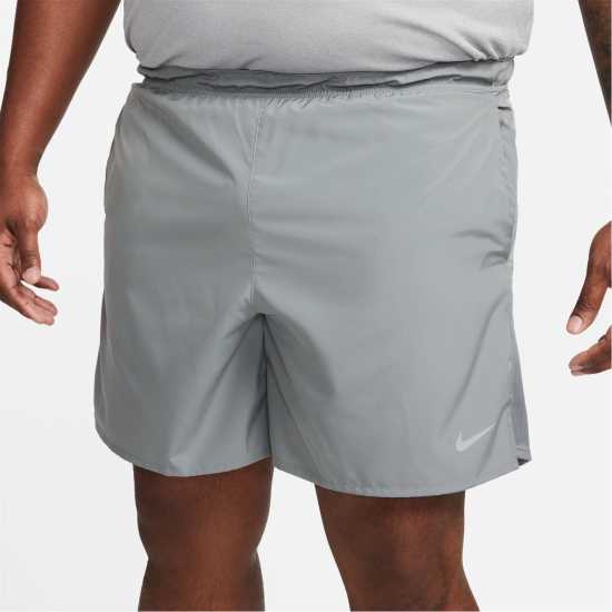 Мъжки дрехи за бягане Nike Мъжки Шорти 7In Challenge Shorts Mens Димно сиво Nike Мъжки Шорти 7In Challenge Shorts Mens Димно сиво Мъжки дрехи за бягане