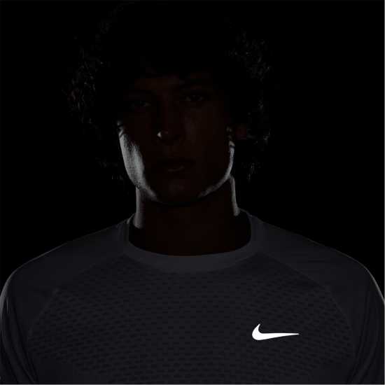 Nike Stride Short Sleeve Performance Tee Mens Бяло Атлетика