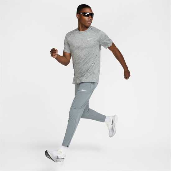 Nike Stride Short Sleeve Performance Tee Mens Димно сиво Атлетика