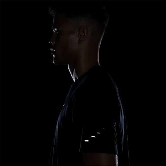 Nike Mens Nike Stride Short Sleeve Performance T-Shirt Черно 