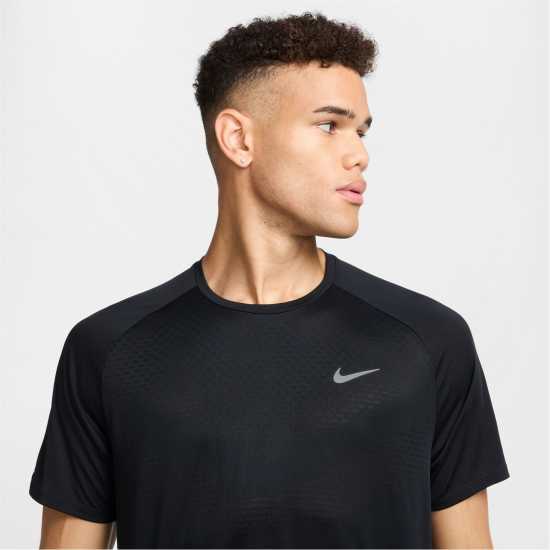Nike Stride Short Sleeve Performance Tee Mens Черно Атлетика