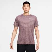 Nike Nike Stride Short Sleeve Performance T-Shirt Бордово Смъстяване Nike Nike Stride Short Sleeve Performance T-Shirt Бордово Смъстяване