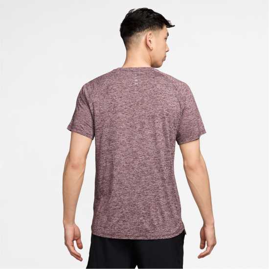Nike Nike Stride Short Sleeve Performance T-Shirt Бордово Смъстяване 