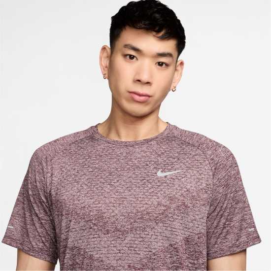Nike Nike Stride Short Sleeve Performance T-Shirt Бордово Смъстяване 