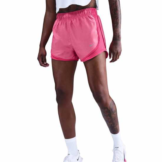 Дамски дрехи за бягане Nike Tempo Women's Dri-Fit Mid-Rise Brief-Lined Running Shorts Rush pink Nike Tempo Women's Dri-Fit Mid-Rise Brief-Lined Running Shorts Rush pink Дамски дрехи за бягане