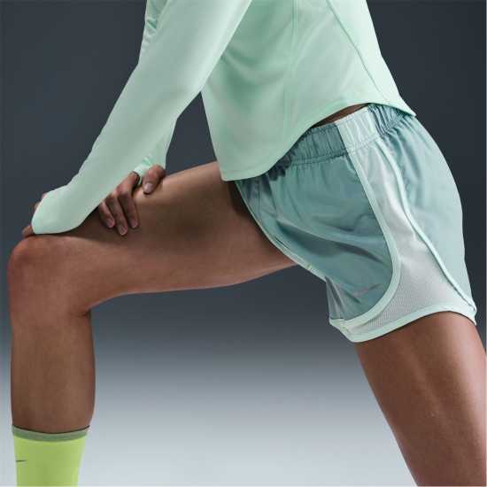 Дамски дрехи за бягане Nike Tempo Women's Dri-Fit Mid-Rise Brief-Lined Running Shorts Cannon Green Nike Tempo Women's Dri-Fit Mid-Rise Brief-Lined Running Shorts Cannon Green Дамски дрехи за бягане