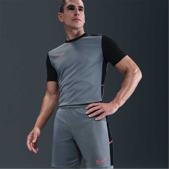 Мъжки къси панталони Nike Мъжки Шорти Academy Shorts Mens Grey/Black Nike Мъжки Шорти Academy Shorts Mens Grey/Black Мъжки къси панталони