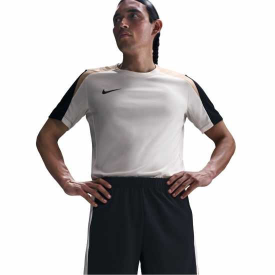 Мъжки къси панталони Nike Футболна Топка Strike Football Shorts Adults Черно/Злато Nike Футболна Топка Strike Football Shorts Adults Черно/Злато Мъжки къси панталони