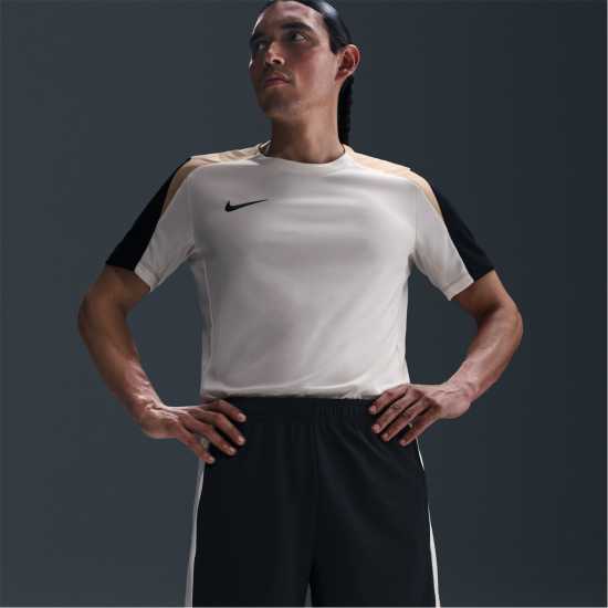 Мъжки къси панталони Nike Футболна Топка Strike Football Shorts Adults Черно/Злато Nike Футболна Топка Strike Football Shorts Adults Черно/Злато Мъжки къси панталони