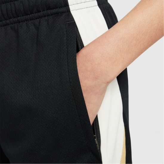 Детски къси панталони Nike Футболна Топка Strike Football Shorts Juniors Черно/Злато Nike Футболна Топка Strike Football Shorts Juniors Черно/Злато Детски къси панталони