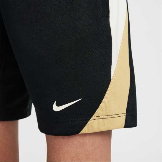 Детски къси панталони Nike Футболна Топка Strike Football Shorts Juniors Черно/Злато Nike Футболна Топка Strike Football Shorts Juniors Черно/Злато Детски къси панталони
