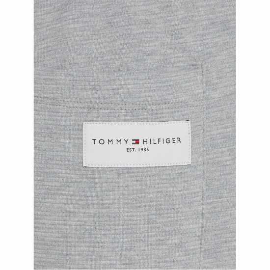 Мъжки къси панталони Tommy Hilfiger Мъжки Шорти Drawstring Waist Shorts Mens Сива пухка P61 Tommy Hilfiger Мъжки Шорти Drawstring Waist Shorts Mens Сива пухка P61 Мъжки къси панталони