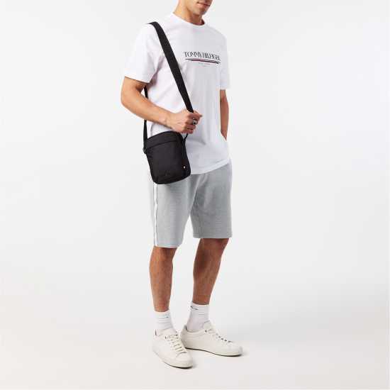Мъжки къси панталони Tommy Hilfiger Мъжки Шорти Drawstring Waist Shorts Mens Сива пухка P61 Tommy Hilfiger Мъжки Шорти Drawstring Waist Shorts Mens Сива пухка P61 Мъжки къси панталони