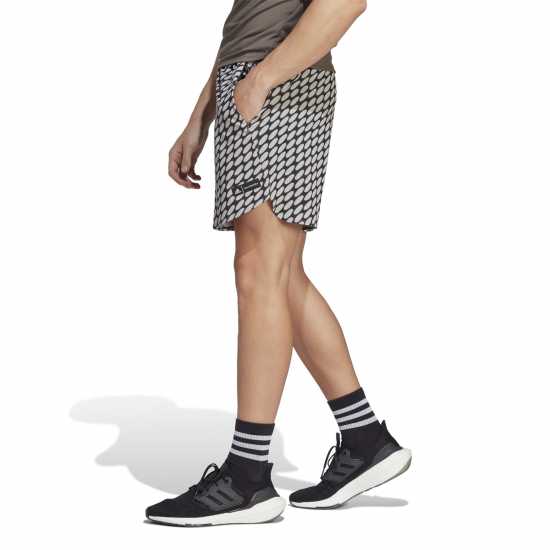 Мъжки къси панталони Adidas Мъжки Къси Панталони За Фитнес X Marimekko Designed For Training Shorts Me Gym Short Mens Кафяво/черно Adidas Мъжки Къси Панталони За Фитнес X Marimekko Designed For Training Shorts Me Gym Short Mens Кафяво/черно Мъжки къси панталони