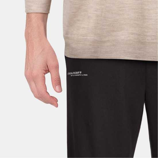 Lyle And Scott Men's Logo Closed Hem Fleece Joggers Lyle And Scott Men's Logo Closed Hem Fleece Joggers