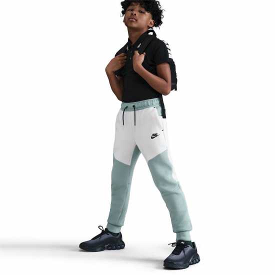 Детски долнища на анцуг Nike Sportswear Tech Fleece Big Kids' Pants Nike Sportswear Tech Fleece Big Kids' Pants Детски долнища на анцуг