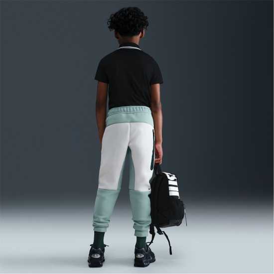 Детски долнища на анцуг Nike Sportswear Tech Fleece Big Kids' Pants Nike Sportswear Tech Fleece Big Kids' Pants Детски долнища на анцуг