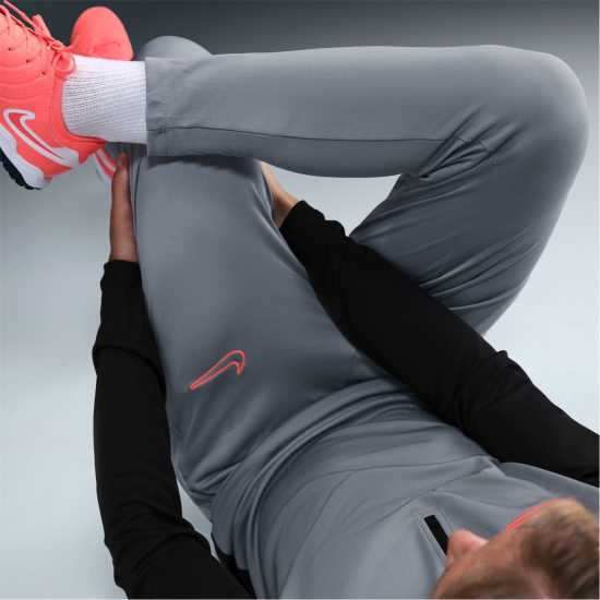 Мъжки спортни екипи в две части Nike Мъжки Анцуг Academy Zippered Tracksuit Bottoms Mens Grey/Black Nike Мъжки Анцуг Academy Zippered Tracksuit Bottoms Mens Grey/Black Мъжки спортни екипи в две части