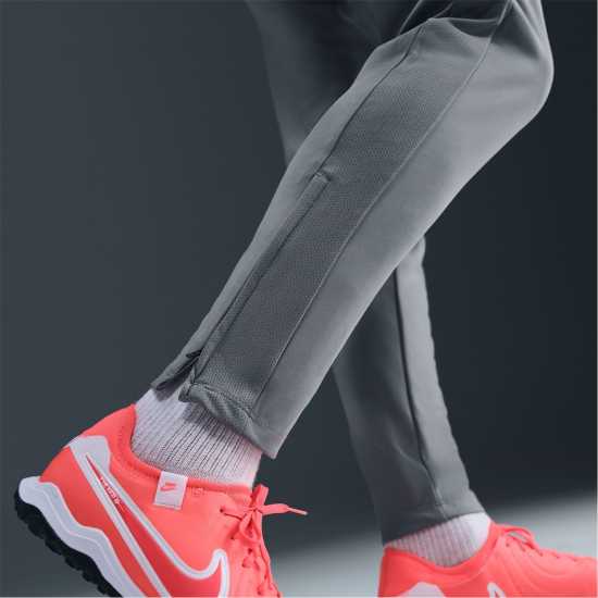 Мъжки спортни екипи в две части Nike Мъжки Анцуг Academy Zippered Tracksuit Bottoms Mens Grey/Black Nike Мъжки Анцуг Academy Zippered Tracksuit Bottoms Mens Grey/Black Мъжки спортни екипи в две части