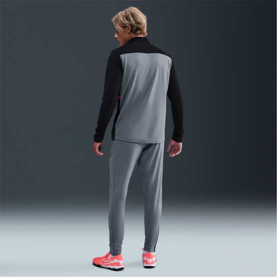 Мъжки спортни екипи в две части Nike Мъжки Анцуг Academy Zippered Tracksuit Bottoms Mens Grey/Black Nike Мъжки Анцуг Academy Zippered Tracksuit Bottoms Mens Grey/Black Мъжки спортни екипи в две части