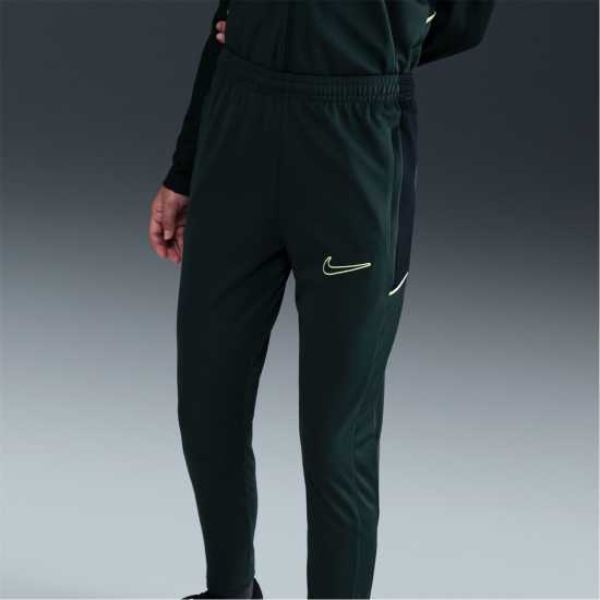 Детски долнища за бягане Nike Academy Training Pants Juniors Black/White/Pink Nike Academy Training Pants Juniors Black/White/Pink Детски долнища за бягане