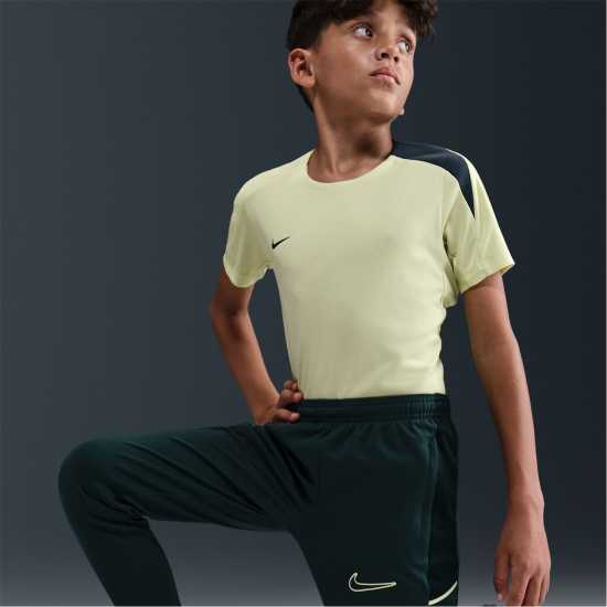 Детски долнища за бягане Nike Academy Training Pants Juniors Black/White/Pink Nike Academy Training Pants Juniors Black/White/Pink Детски долнища за бягане