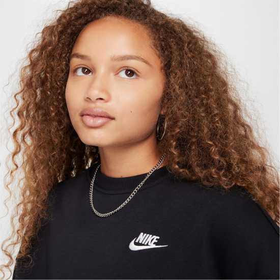 Nike Sportswear Club Fleece Big Kids' (Girls') Boxy Crewneck Sweatshirt Черно Детски горнища и пуловери