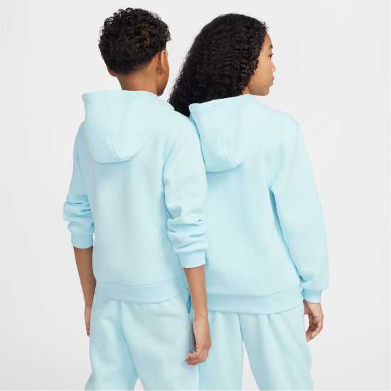 Детски суитчъри и блузи с качулки Nike Club Pullover Hoodie Junior Boys Ледено синьо/Бяло Nike Club Pullover Hoodie Junior Boys Ледено синьо/Бяло Детски суитчъри и блузи с качулки