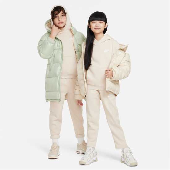 Детски суитчъри и блузи с качулки Nike Club Pullover Hoodie Junior Boys Sandrift Nike Club Pullover Hoodie Junior Boys Sandrift Детски суитчъри и блузи с качулки