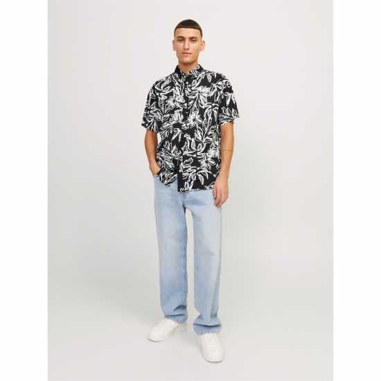 Мъжки ризи Мъжка Риза Jack And Jones Short Sleeve Aop Shirt Mens Черно Мъжка Риза Jack And Jones Short Sleeve Aop Shirt Mens Черно Мъжки ризи