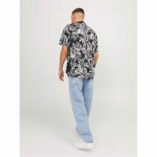 Мъжки ризи Мъжка Риза Jack And Jones Short Sleeve Aop Shirt Mens Черно Мъжка Риза Jack And Jones Short Sleeve Aop Shirt Mens Черно Мъжки ризи